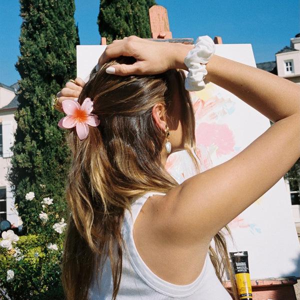 Emi Jay Works Well With Super Bloom Clip