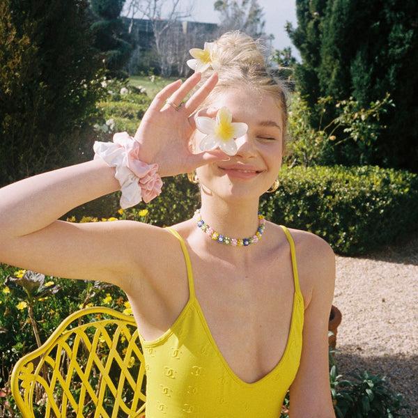 Emi Jay Works Well With Super Bloom Clip