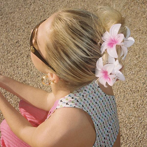 Emi Jay Works Well With Super Bloom Clip