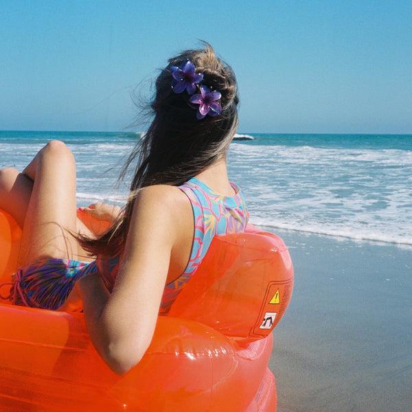 Emi Jay Works Well With Super Bloom Clip