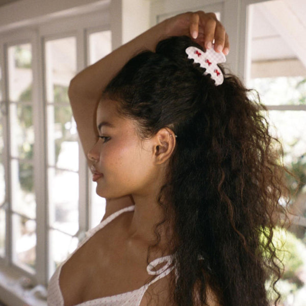 Emi Jay Works Well With Sweetheart Clip