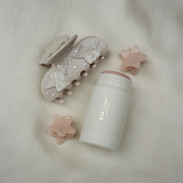 Emi Jay Works Well With Sweetheart Clip