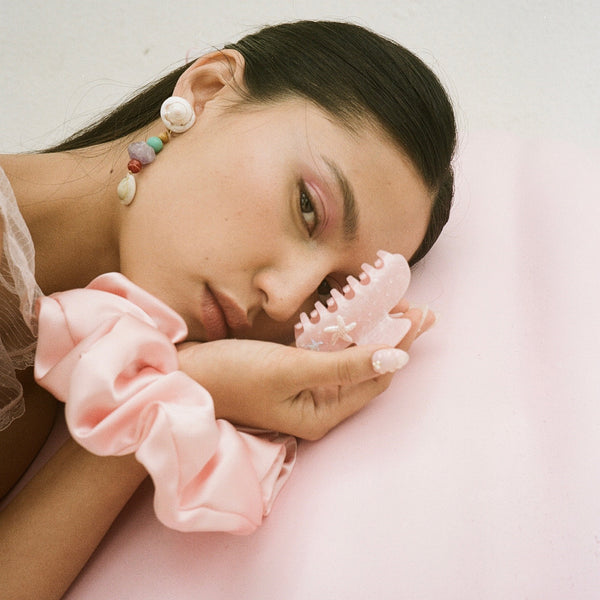 Emi Jay Works Well With Sweetheart Clip