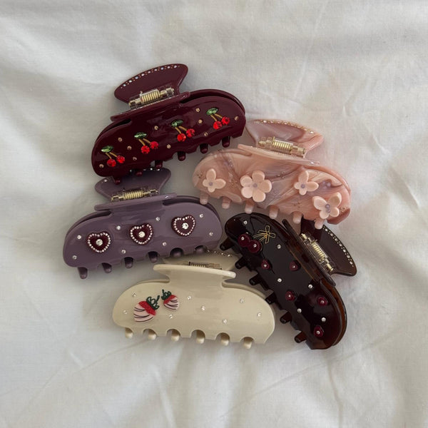 Emi Jay Works Well With Sweetheart Clip