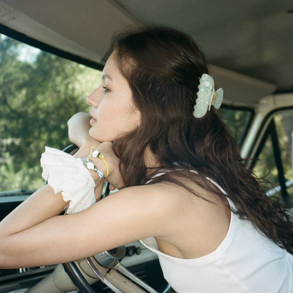 Emi Jay Works Well With Sweetheart Clip