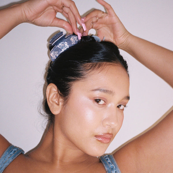 Emi Jay Works Well With Sweetheart Clip