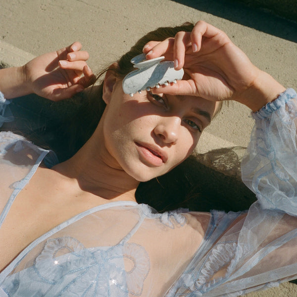 Emi Jay Works Well With Sweetheart Clip