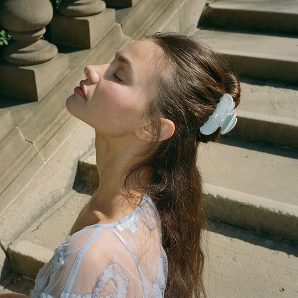 Emi Jay Works Well With Sweetheart Clip