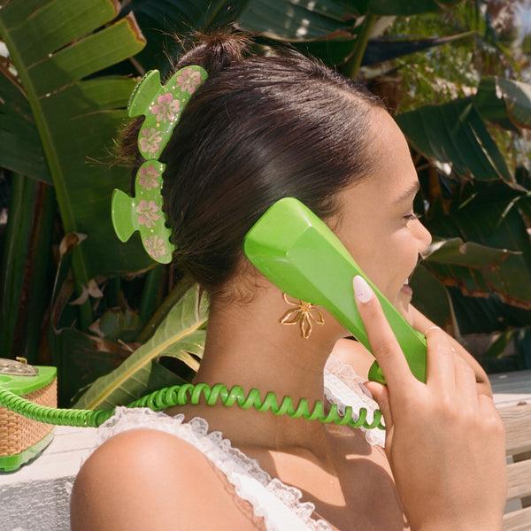 Emi Jay Works Well With Sweetheart Clip