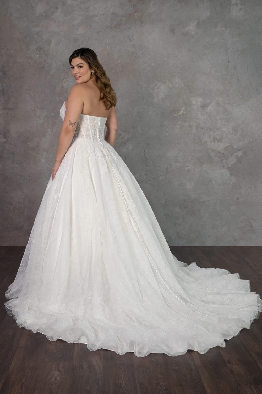 Emily Bridalwear Rayhanna - Essense Of Australia | Emily Bridal