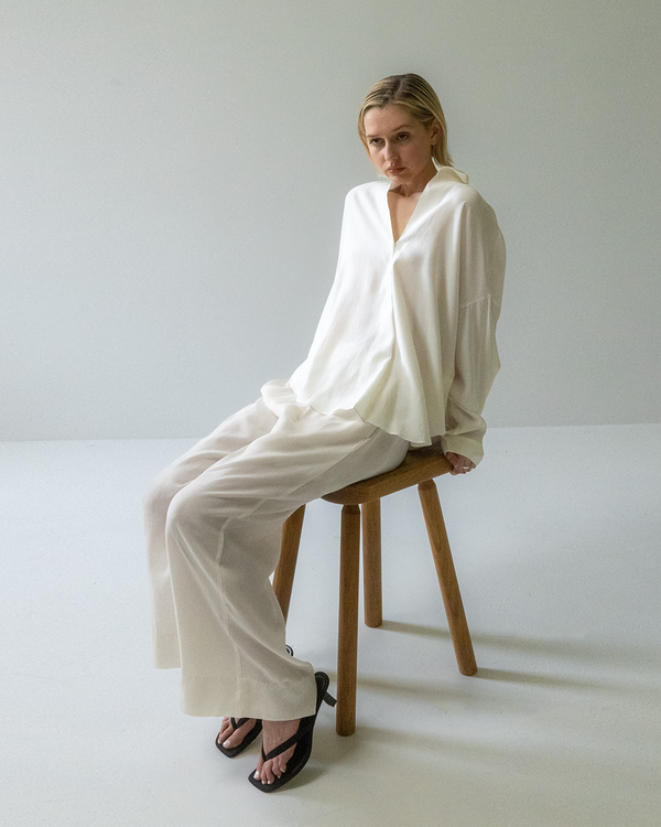 Emin Paul White Curved Hem Blouse