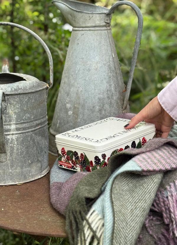 emma bridgewater Blackberry Medium Shallow Tin