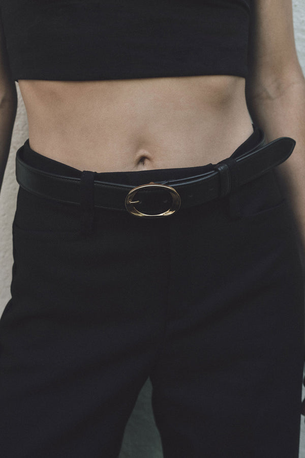 Emme Parsons Miravalle Belt In Black With Gold Buckle — Exclusive