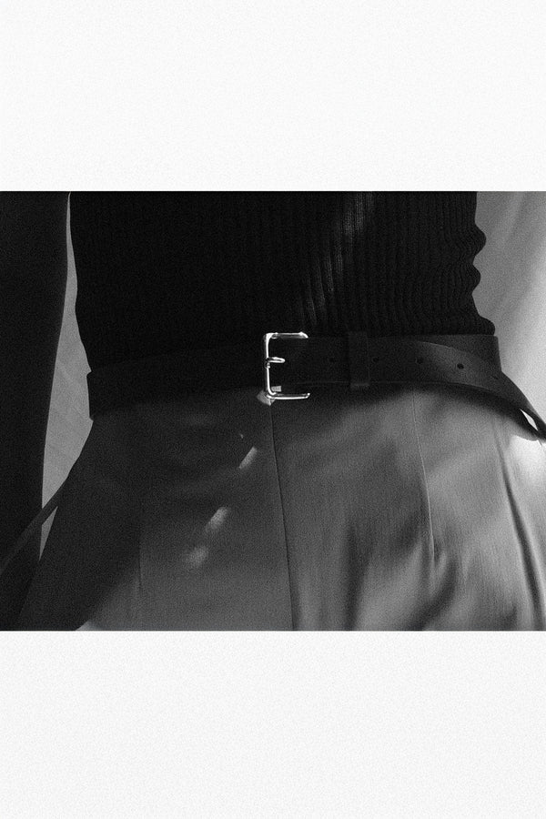 Emme Parsons Yoyo Belt In Black With Silver Buckle — Exclusive