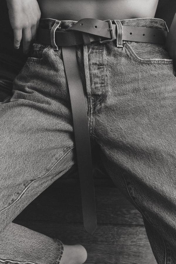 Emme Parsons Yoyo Belt In Chestnut With Gold Buckle — Exclusive