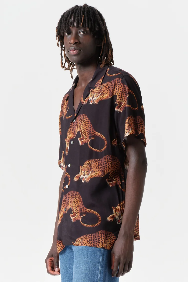 Endless Joy LEOPARDO BLACK SHORT SLEEVE SHIRT