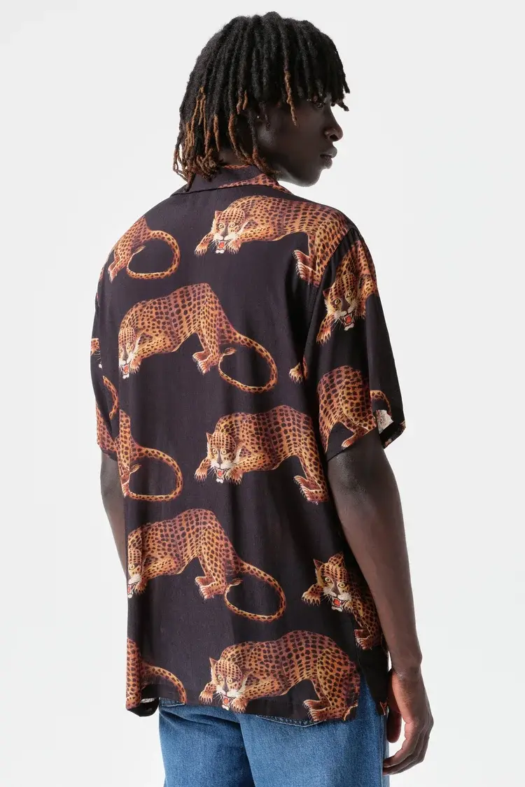 Endless Joy LEOPARDO BLACK SHORT SLEEVE SHIRT