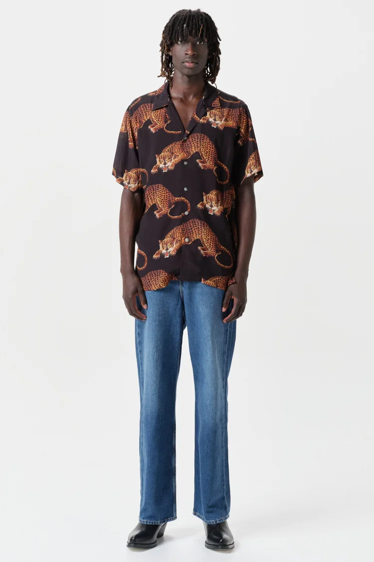 endless joy LEOPARDO BLACK SHORT SLEEVE SHIRT