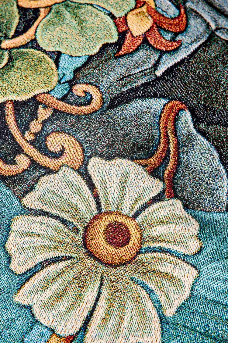 Endless Joy TUMBUHAN BLANKET