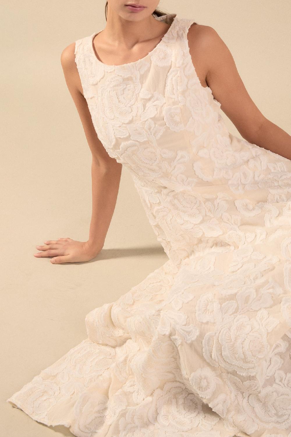 Endless Rose Denali Floral Embroidered Sleeveless Midi Dress CREAM