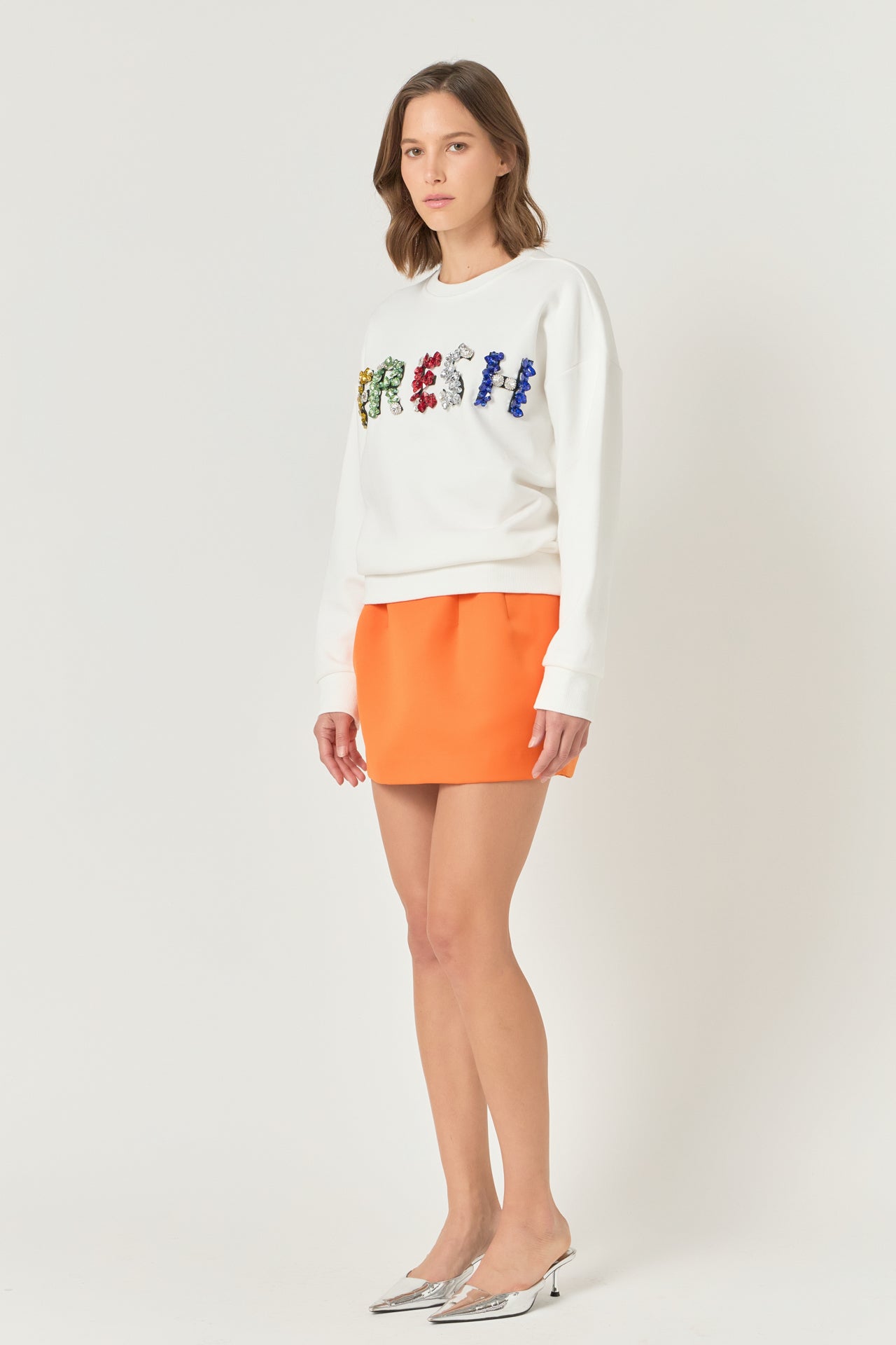 Endless Rose Color Letter Patch Sweatshirt WHITE