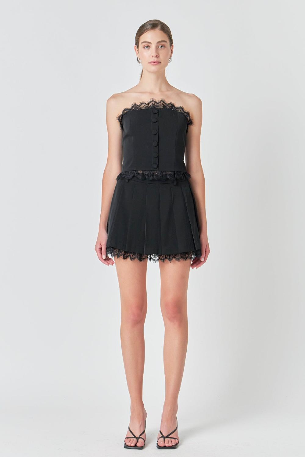 endless rose Peekaboo Lace Pleated Skort JET BLACK