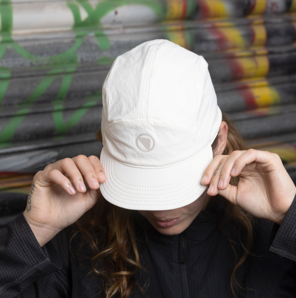 Endura Corner Hat - Whisper White