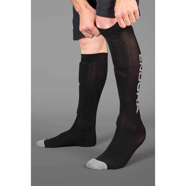 Endura Men's SingleTrack Shin Guard Sock - Black