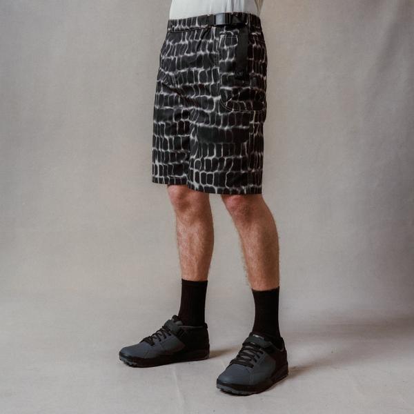 Endura Unisex Corner V Shorts - Black Camo