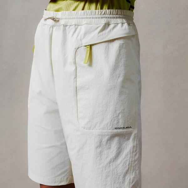 Endura Unisex Corner Shorts (With Liner) - Whisper White