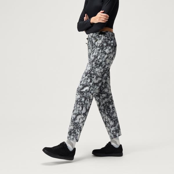 Endura Women's SulTrac Adventure Pants - Dispersed Floral