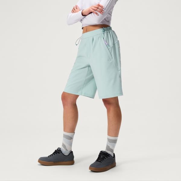 Endura Women's SulTrac Pull On 10" Shorts - Cloud Blue