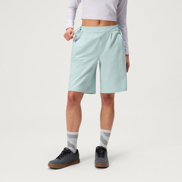 endura Women's SulTrac Pull On 10" Shorts - Cloud Blue