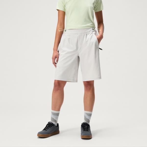 endura Women's SulTrac Pull On 10" Shorts - Lunar Rock