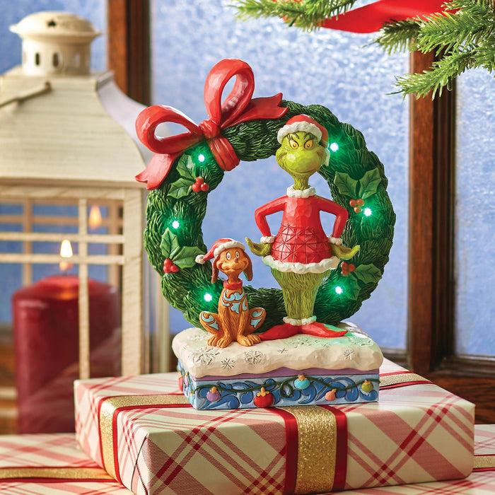 Endura Grinch & Max In Wreath Fig