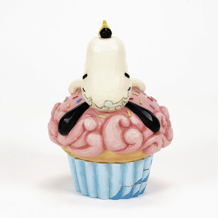 Endura Snoopy Laying On Cupcake