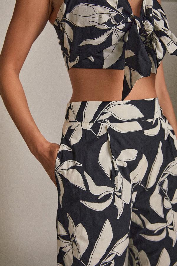 English Factory High-Waisted Printed Flare Pants BLACK/WHITE