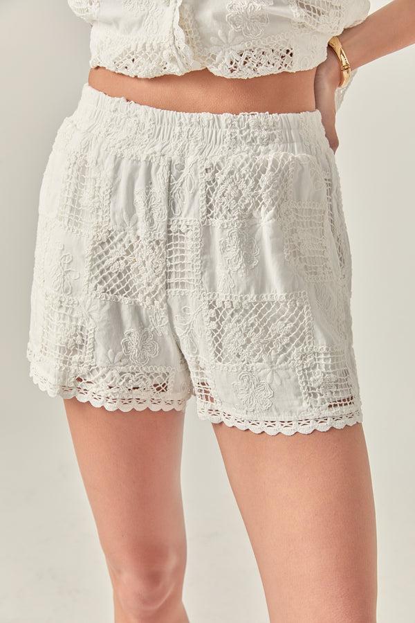 English Factory Scallop Edge Embroidered Shorts WHITE