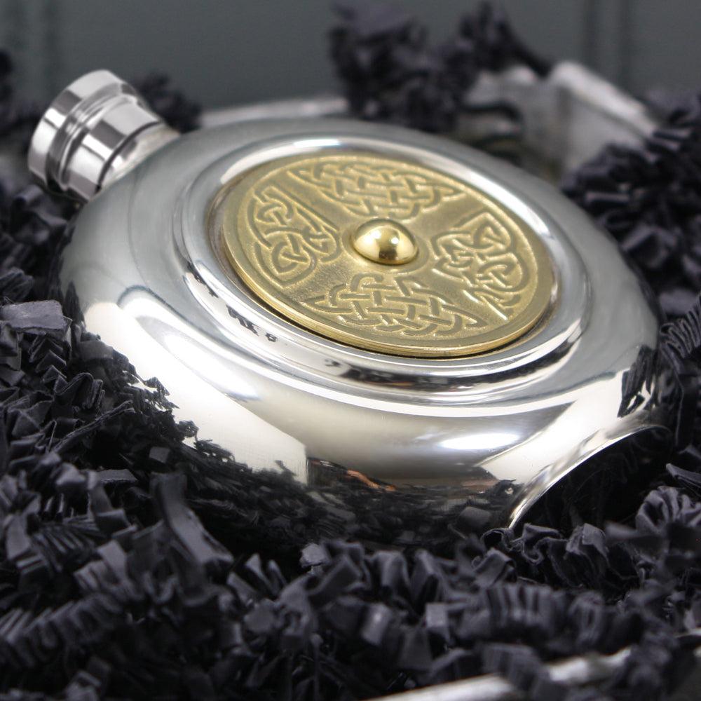 English Factory 6oz Round Pewter Hip Flask With Brass Celtic Knot Badge