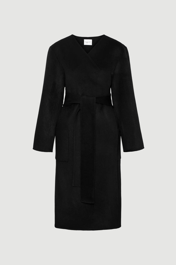 Envelope 1976 Cape Coat Black
