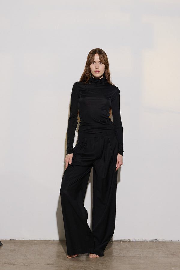 Envelope 1976 Heart Turtleneck Black