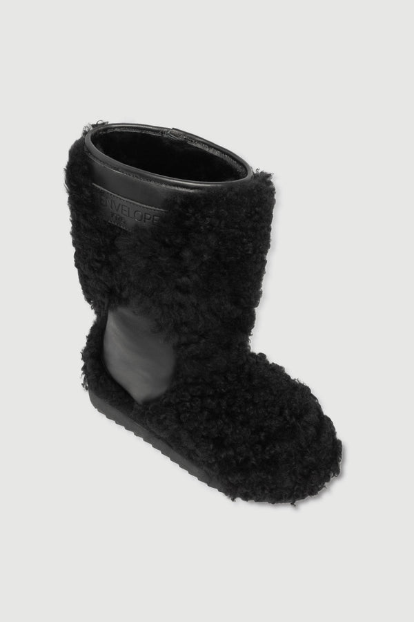 Envelope 1976 Iceland Boots Black