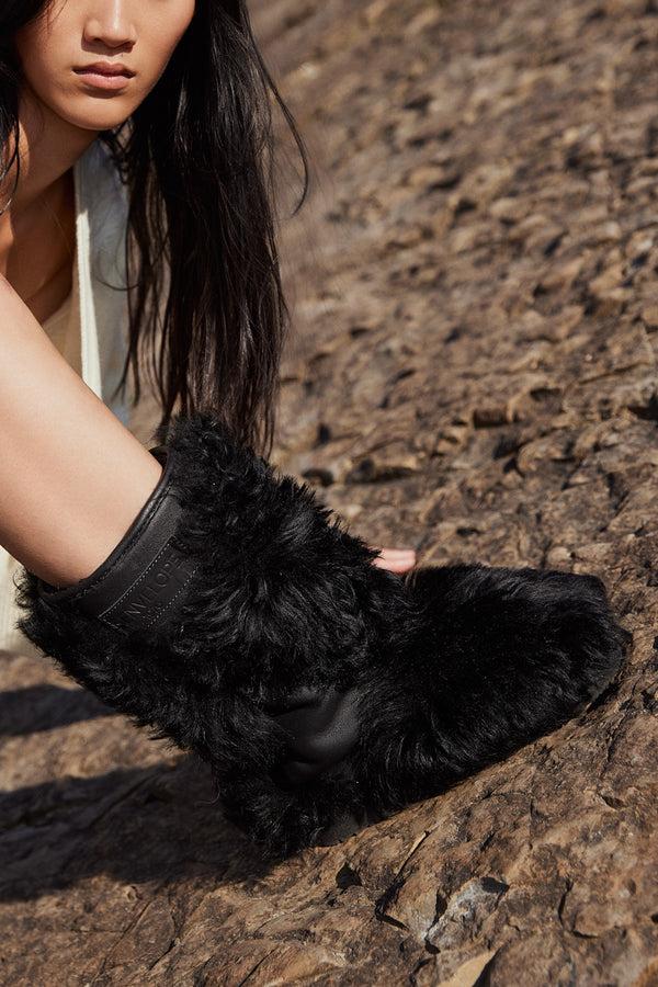 Envelope 1976 Iceland Boots Black