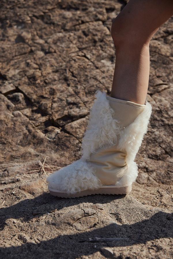 Envelope 1976 Iceland Boots Cream