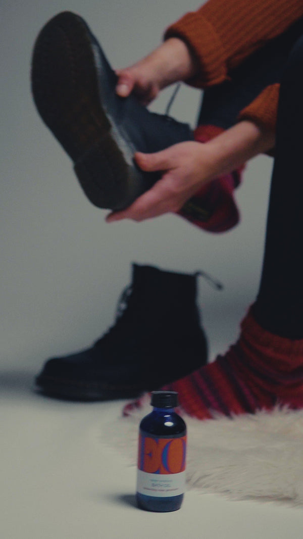 Eo Essential Oils Warm Embrace Bath Oil In Rose Geranium