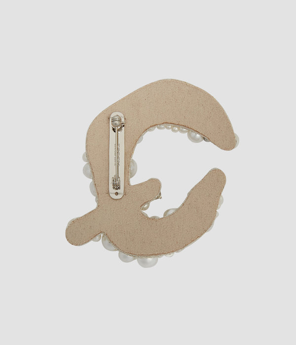 Erdem Pearl Alphabet Brooch Q