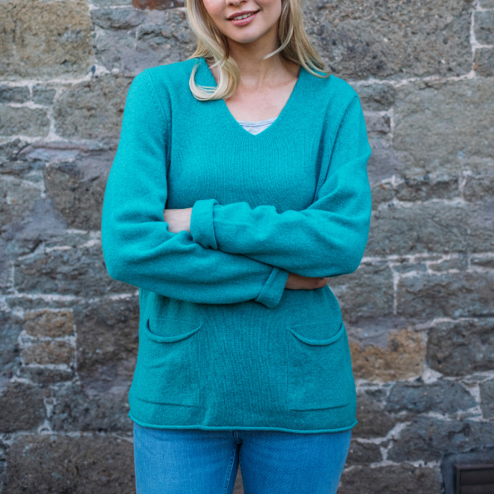 eribé Corry V-Neck Pocket Sweater Shamrock