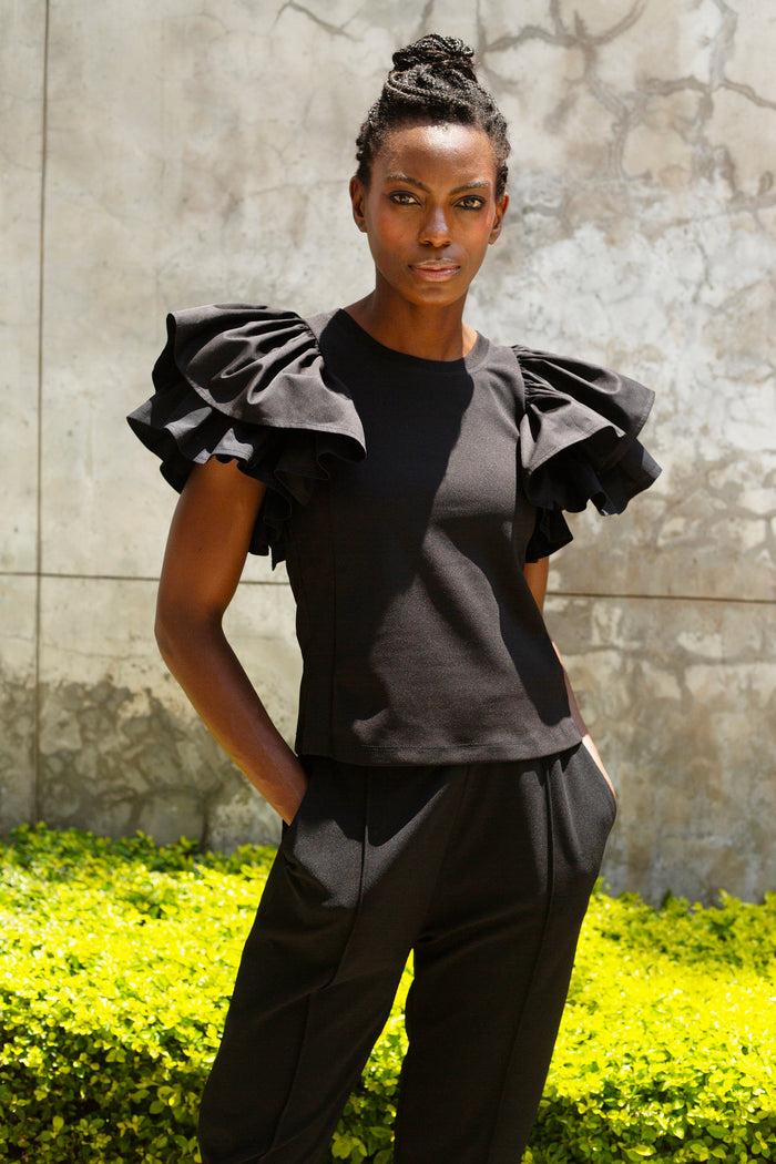 erre The Cotton Ruffle Sleeve Top - Black