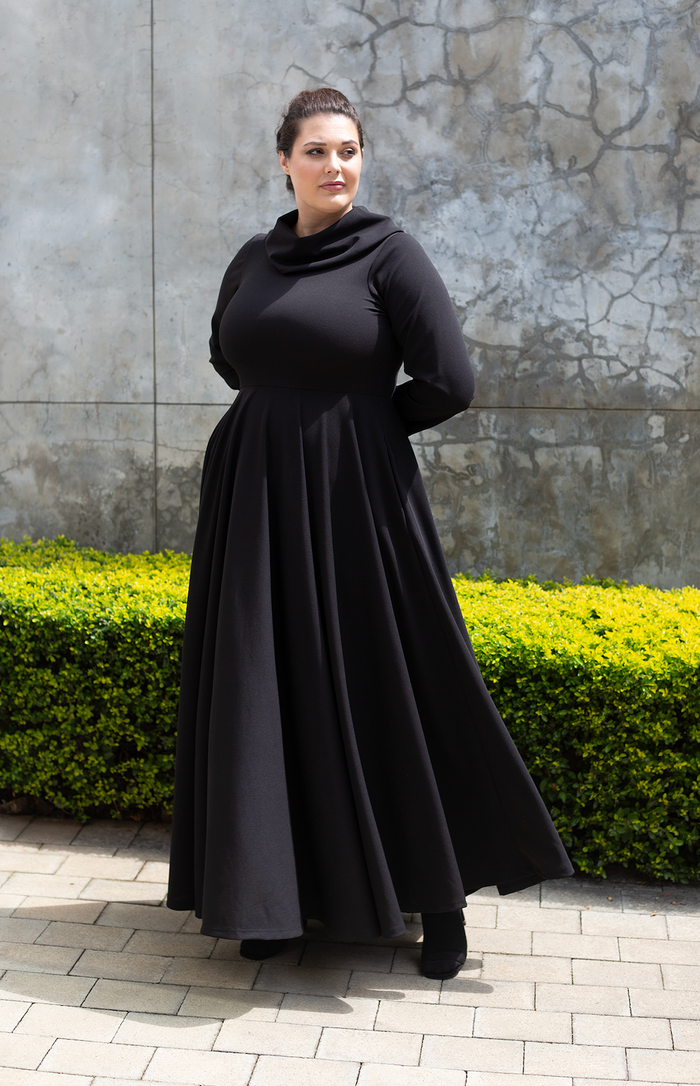 erre The CURVE Fit and Flare Collar Maxi Dress - Black