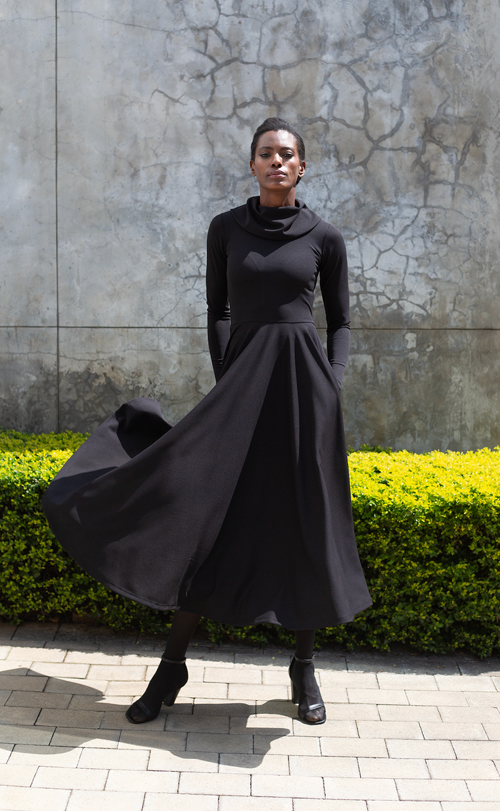 Erre The CURVE Fit And Flare Collar Midi Dress - Black